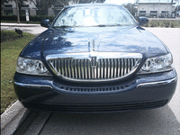 Image 4 of 17 of a 2008 LINCOLN TOWN CAR SIGNATURE LIMITED