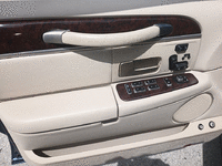 Image 8 of 17 of a 2008 LINCOLN TOWN CAR SIGNATURE LIMITED