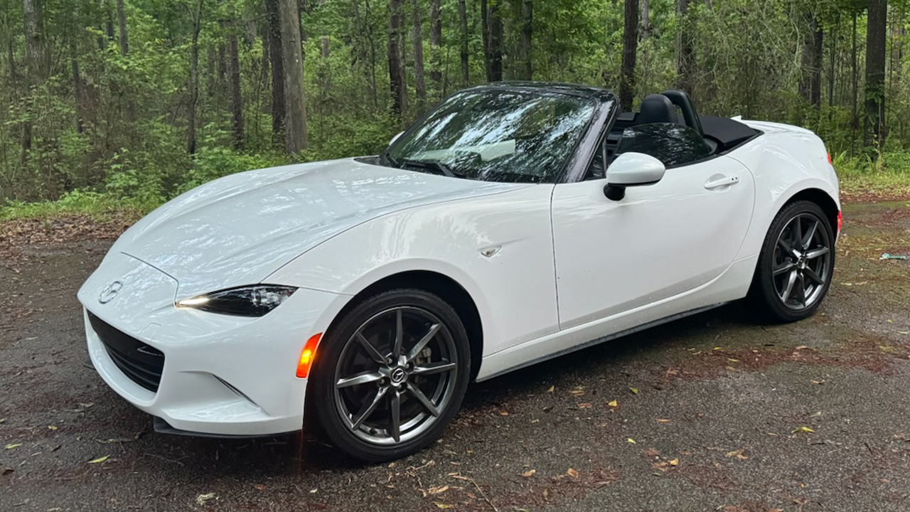 1st Image of a 2016 MAZDA MX-5 MIATA GRAND TOURING