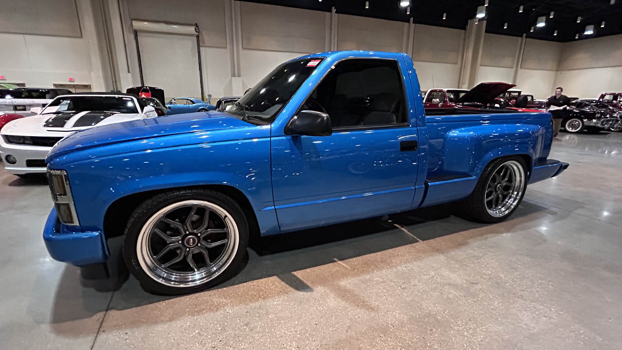 2nd Image of a 1992 CHEVROLET GMT-400