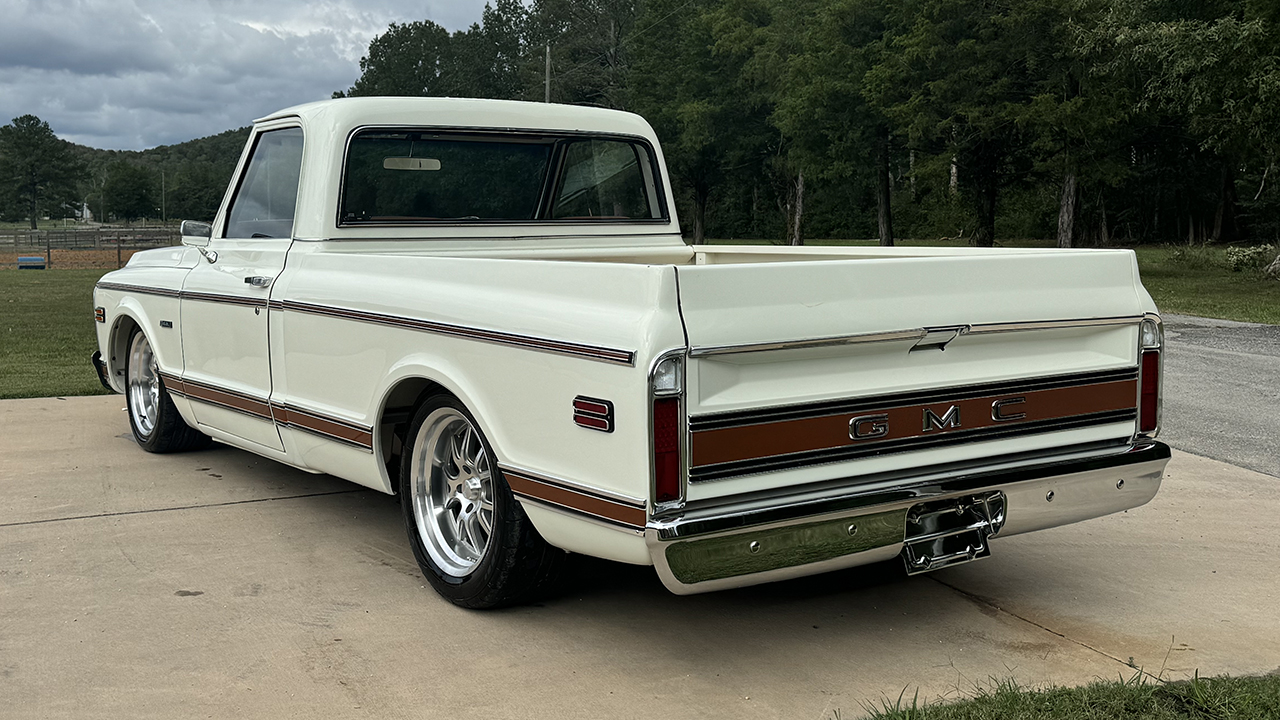 2nd Image of a 1970 GMC C1500