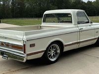 Image 4 of 18 of a 1970 GMC C1500