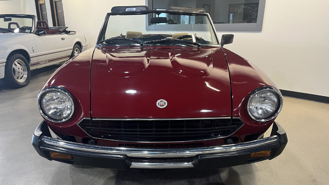 4th Image of a 1971 FIAT 2000 SPIDER