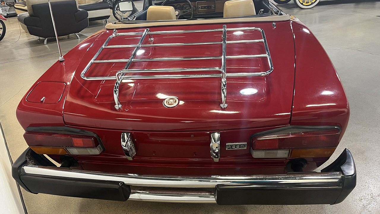 6th Image of a 1971 FIAT 2000 SPIDER