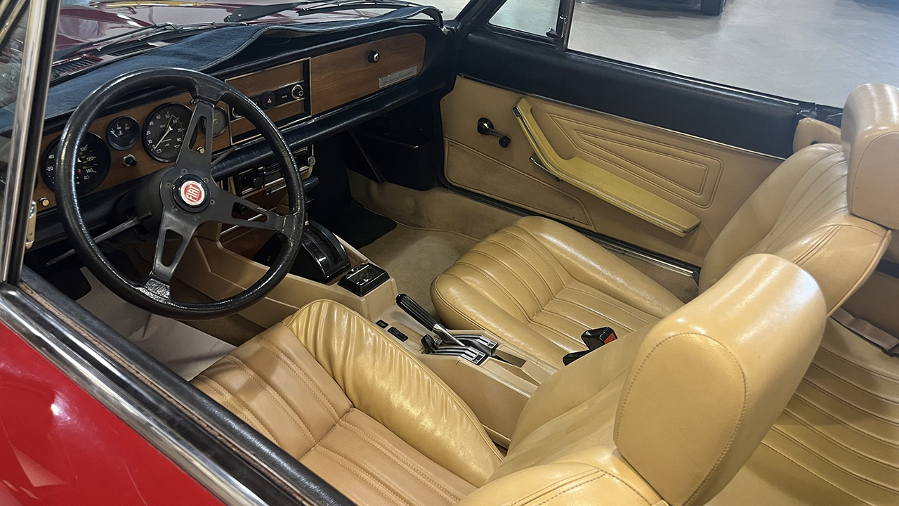 7th Image of a 1971 FIAT 2000 SPIDER