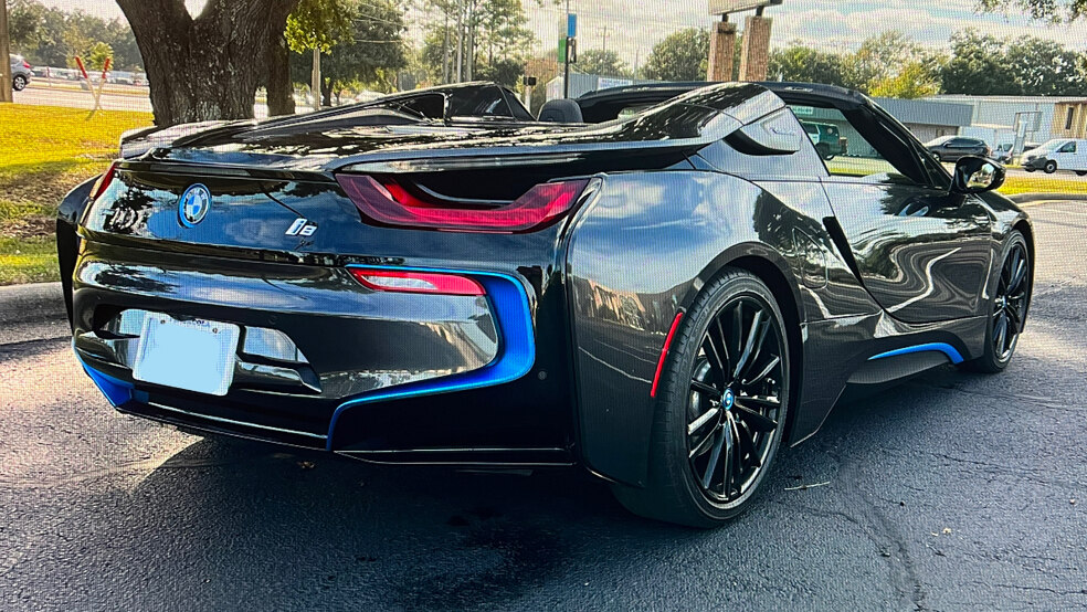 7th Image of a 2019 BMW I8