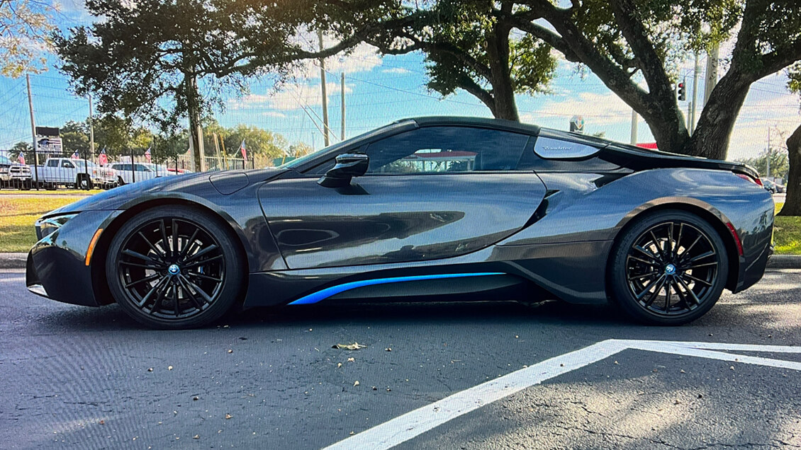 8th Image of a 2019 BMW I8