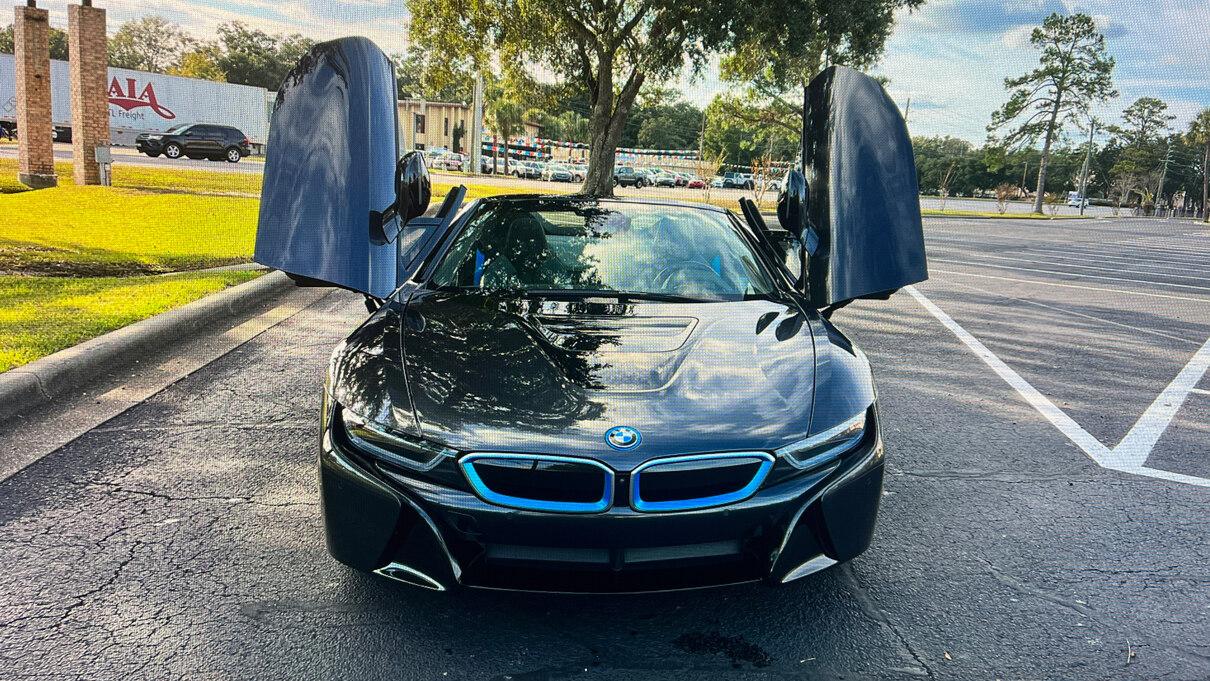 15th Image of a 2019 BMW I8