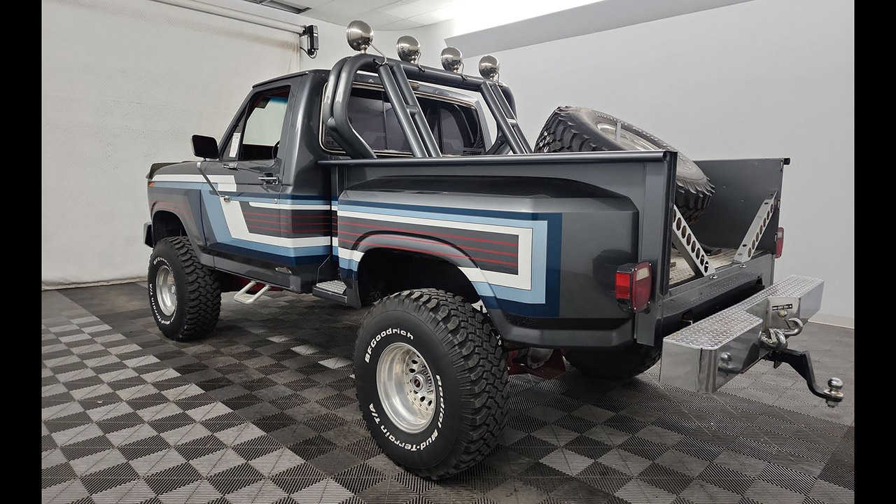 2nd Image of a 1983 FORD F-150