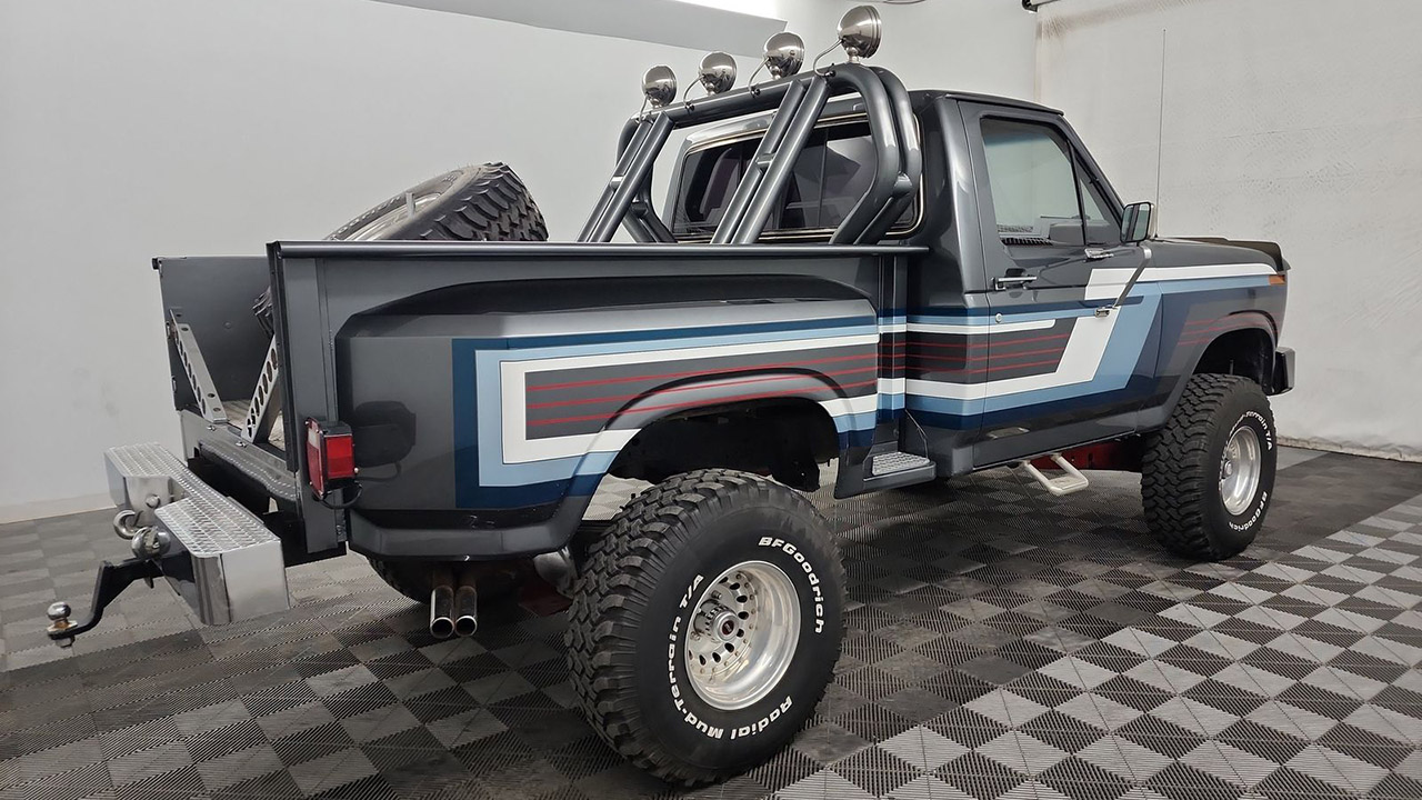 3rd Image of a 1983 FORD F-150