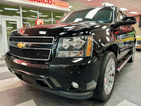 Image 10 of 28 of a 2013 CHEVROLET AVALANCHE LS