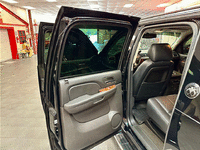 Image 17 of 28 of a 2013 CHEVROLET AVALANCHE LS