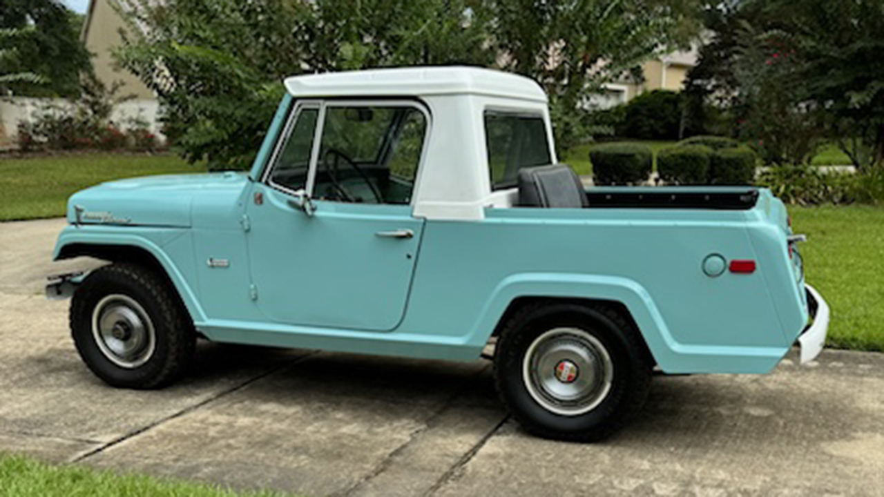 3rd Image of a 1969 JEEP COMMANDO