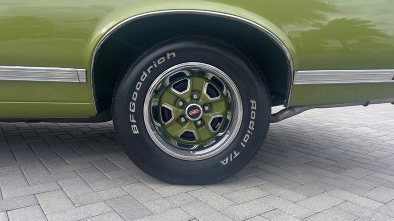 4th Image of a 1971 OLDSMOBILE CUTLASS