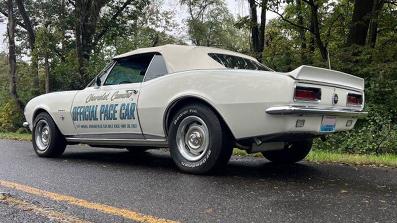 3rd Image of a 1967 CHEVROLET CAMARO