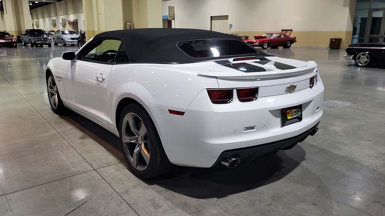 3rd Image of a 2011 CHEVROLET CAMARO 1SS