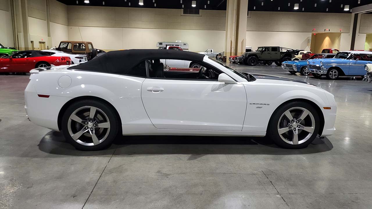 4th Image of a 2011 CHEVROLET CAMARO 1SS