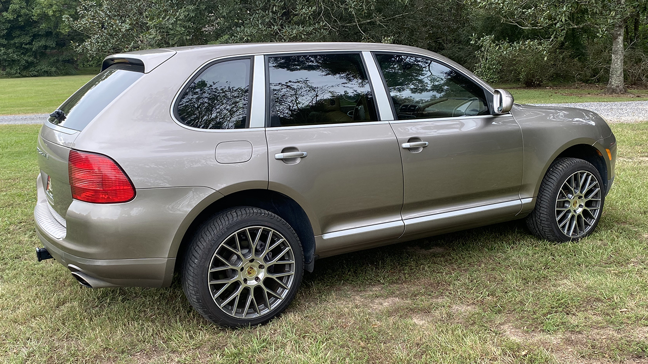 3rd Image of a 2006 PORSCHE CAYENNE