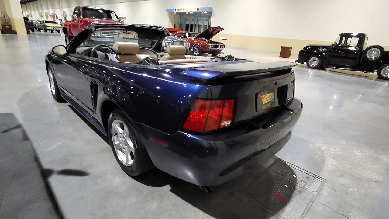 3rd Image of a 2003 FORD MUSTANG