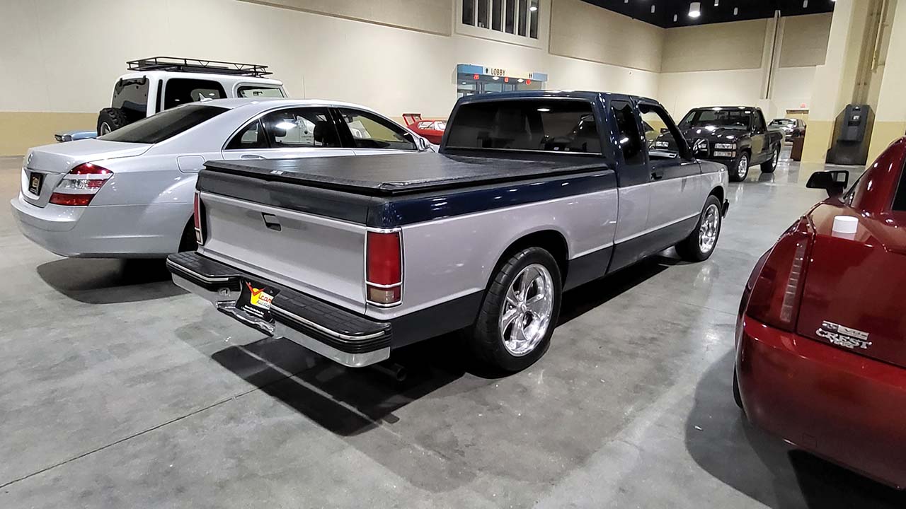 2nd Image of a 1991 CHEVROLET S10