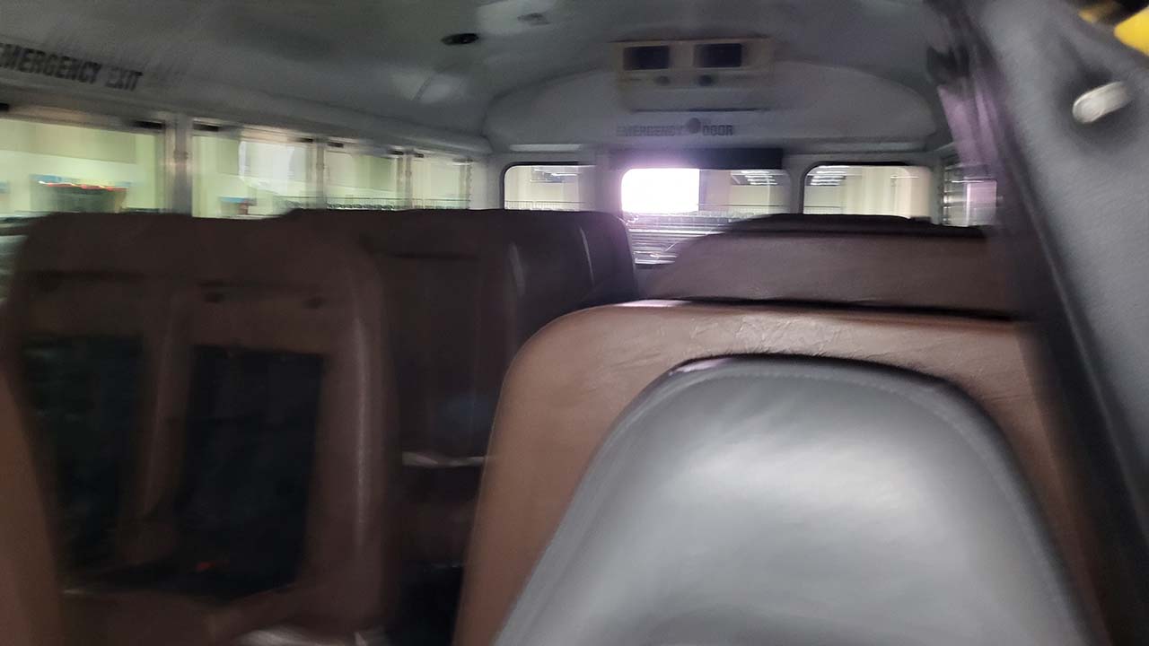 9th Image of a 2002 GMC SAVANA 3500