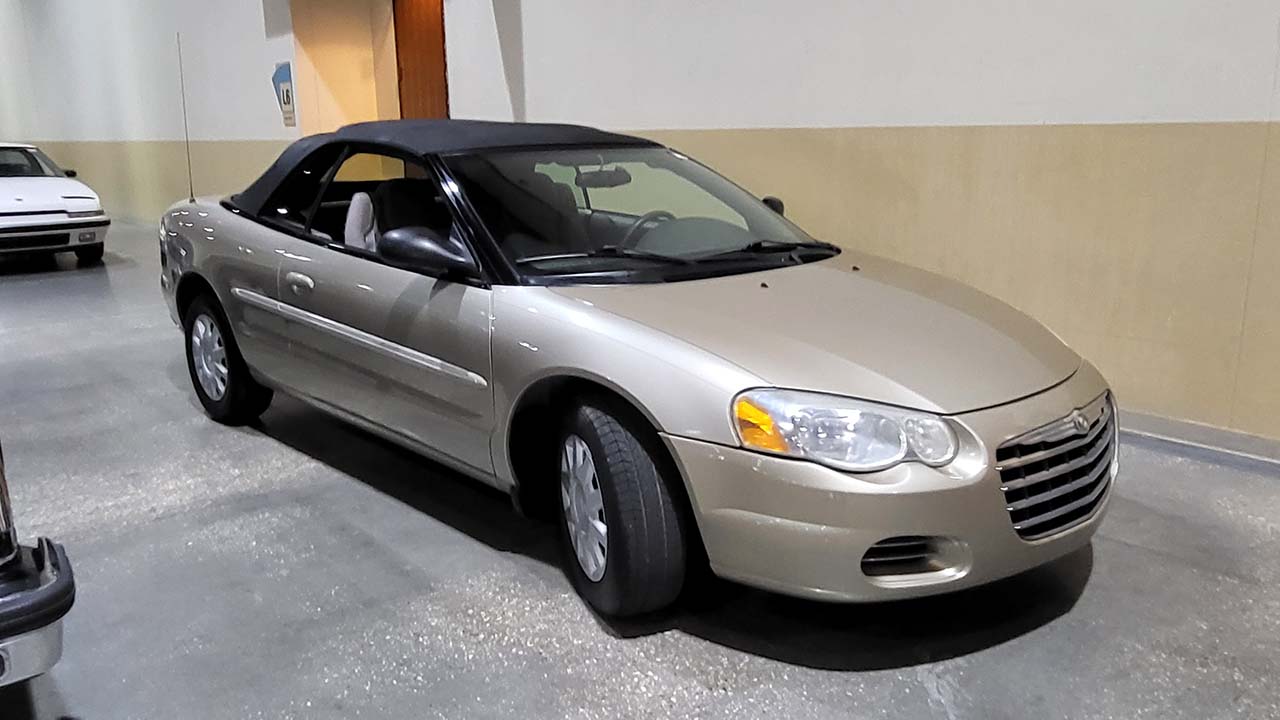 1st Image of a 2005 CHRYSLER SEBRING