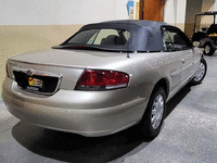 Image 3 of 9 of a 2005 CHRYSLER SEBRING