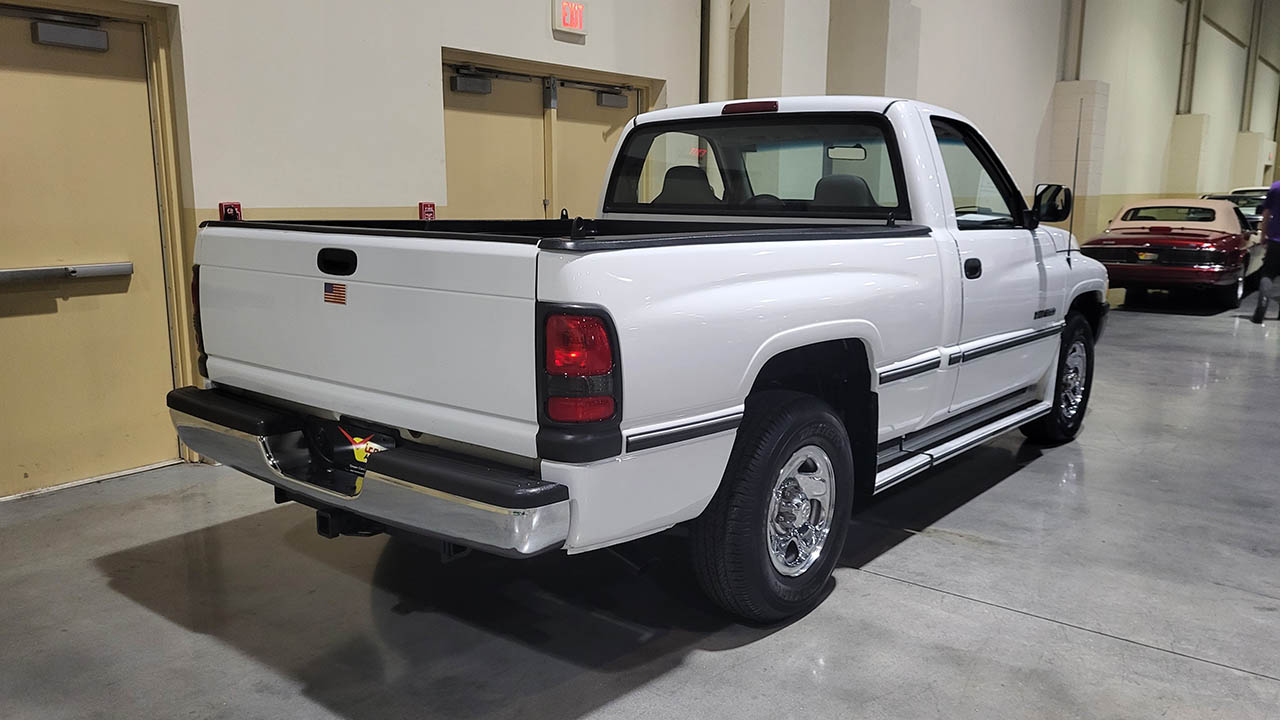 2nd Image of a 1997 DODGE RAM PICKUP 1500