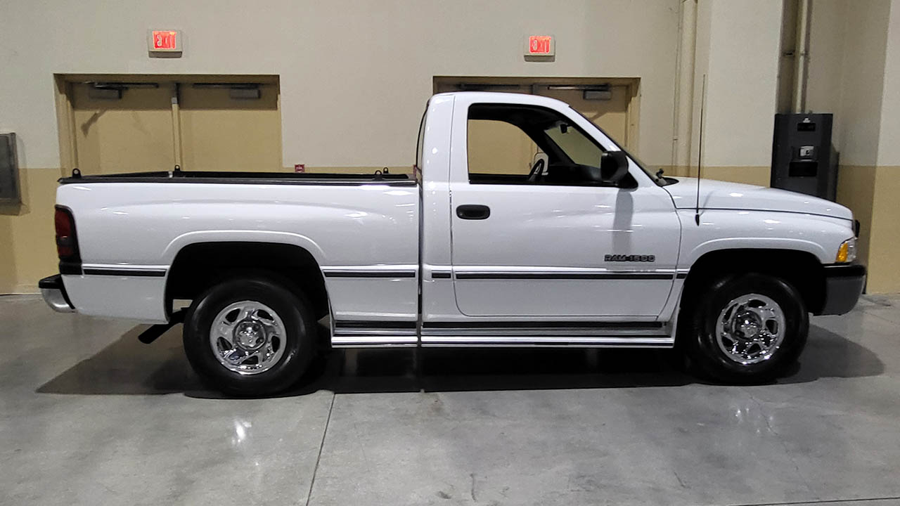 4th Image of a 1997 DODGE RAM PICKUP 1500