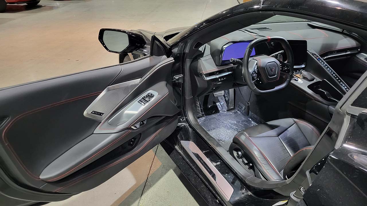 3rd Image of a 2020 CHEVROLET CORVETTE PREMIUM 3LT