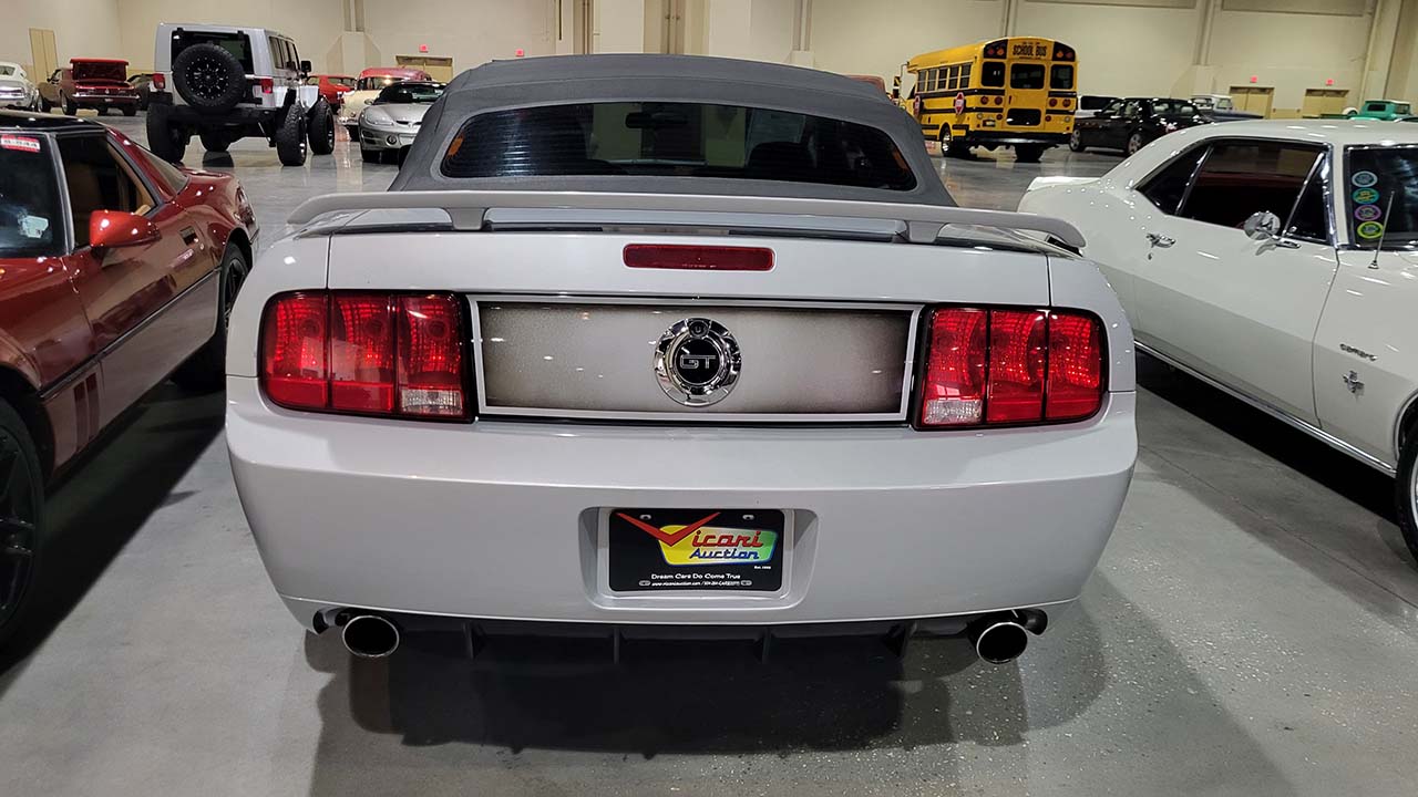 5th Image of a 2006 FORD MUSTANG GT