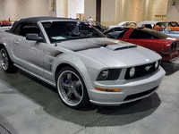 Image 2 of 9 of a 2006 FORD MUSTANG GT