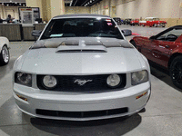 Image 5 of 9 of a 2006 FORD MUSTANG GT