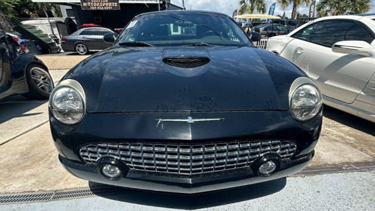 2nd Image of a 2002 FORD THUNDERBIRD