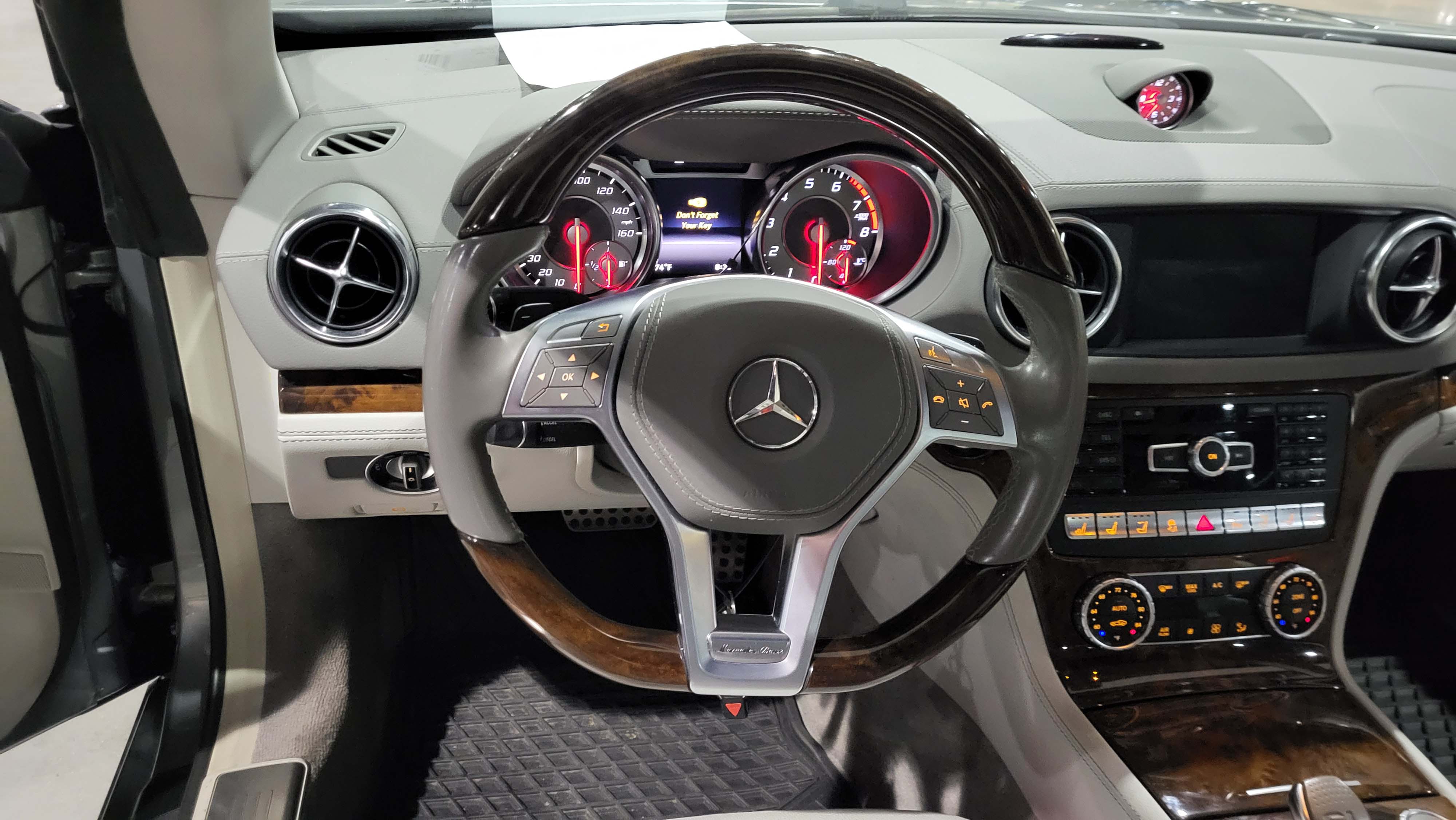 8th Image of a 2014 MERCEDES SL550 SPORT