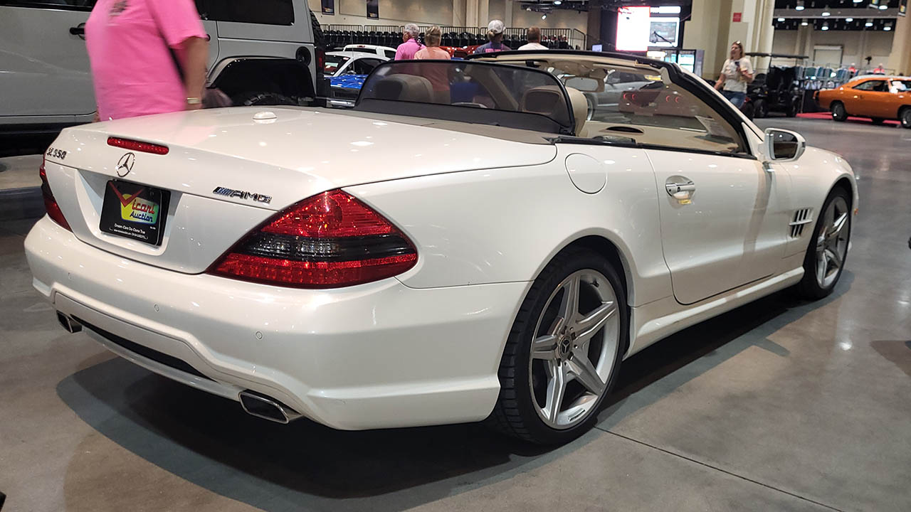 1st Image of a 2011 MERCEDES-BENZ SL-CLASS SL550