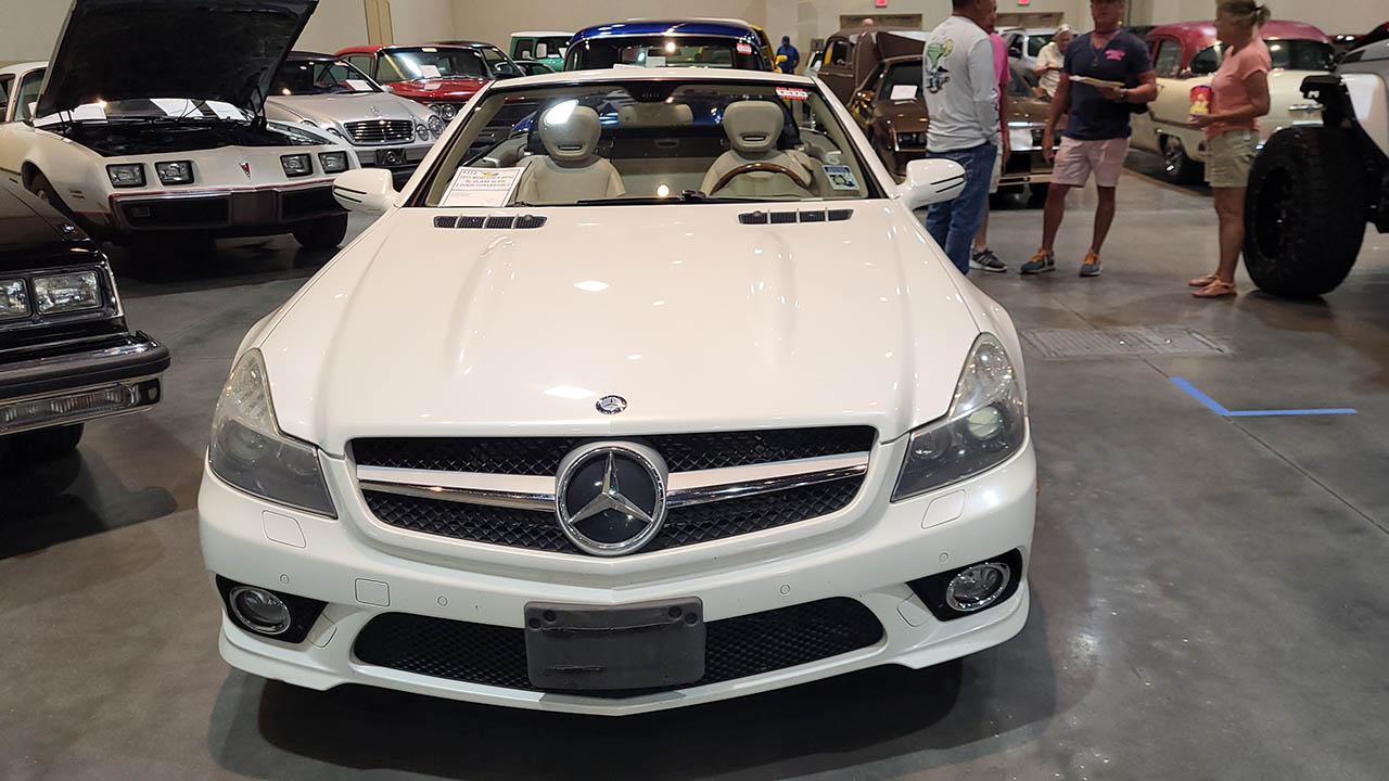 3rd Image of a 2011 MERCEDES-BENZ SL-CLASS SL550