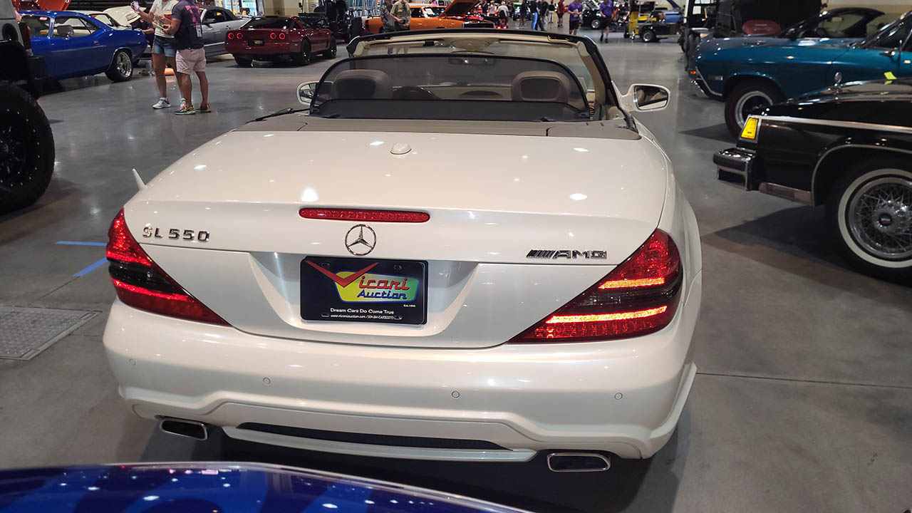 4th Image of a 2011 MERCEDES-BENZ SL-CLASS SL550