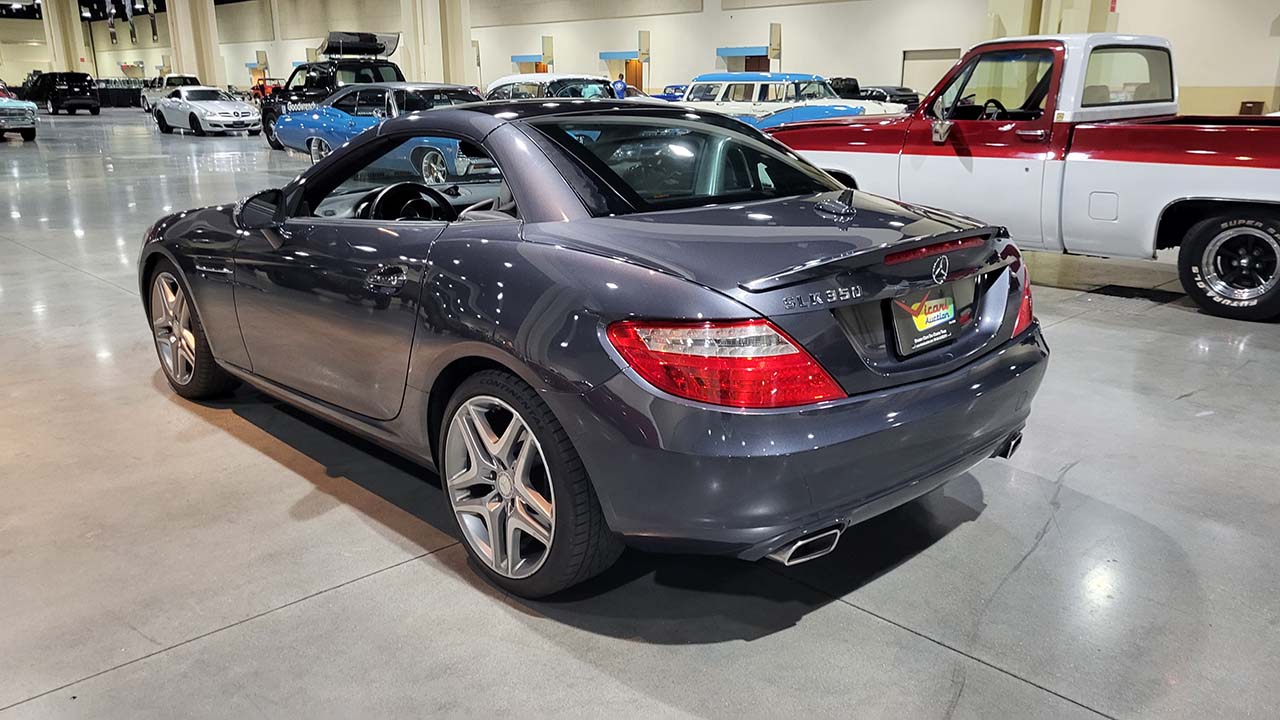 2nd Image of a 2014 MERCEDES SLK-CLASS