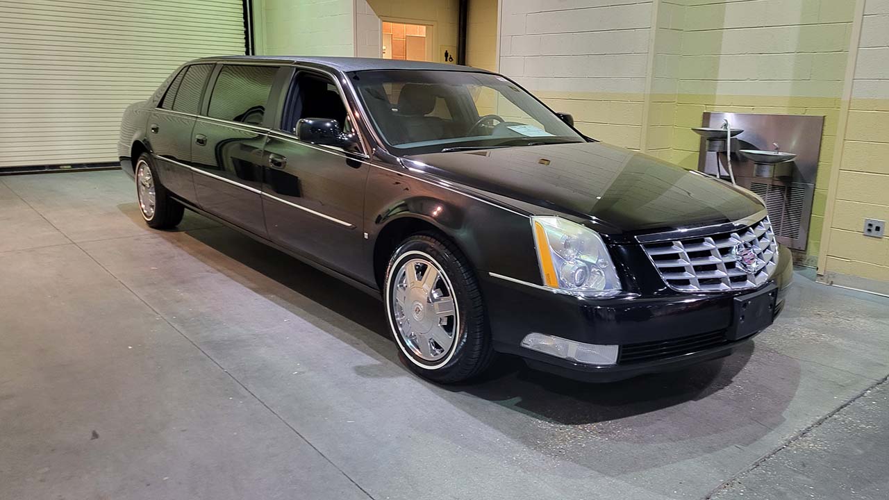 1st Image of a 2008 CADILLAC DTS