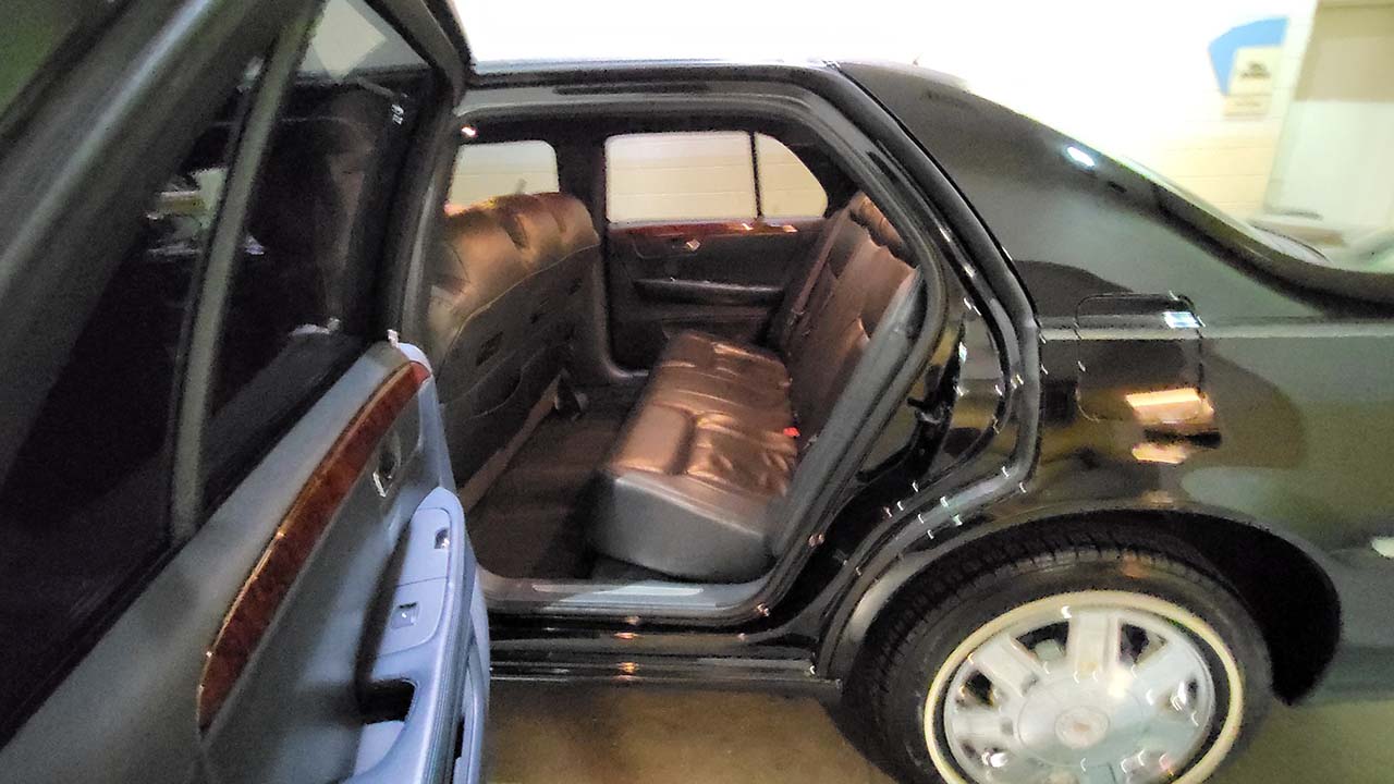 11th Image of a 2008 CADILLAC DTS