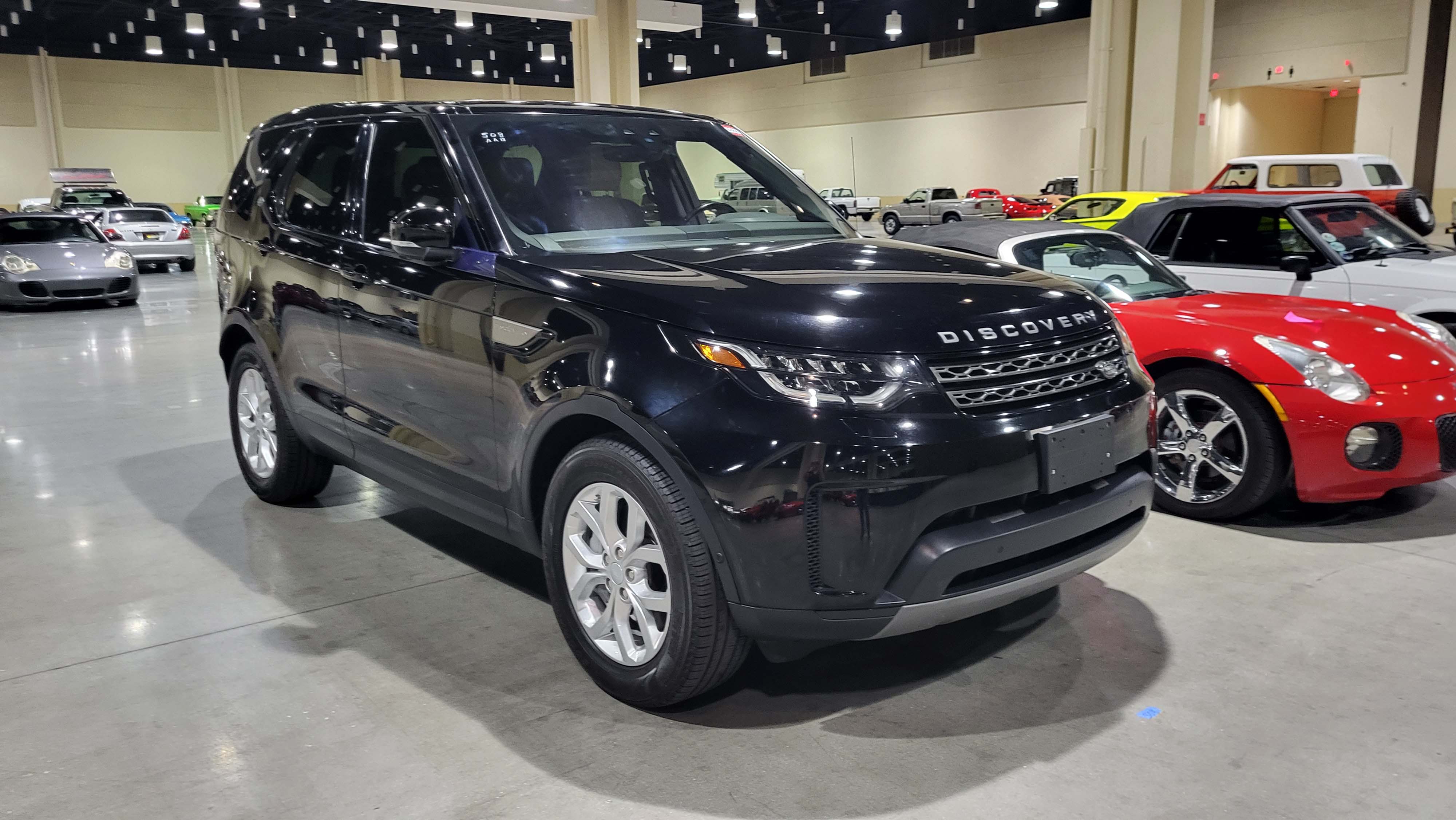 1st Image of a 2020 LAND ROVER DISCOVERY SE