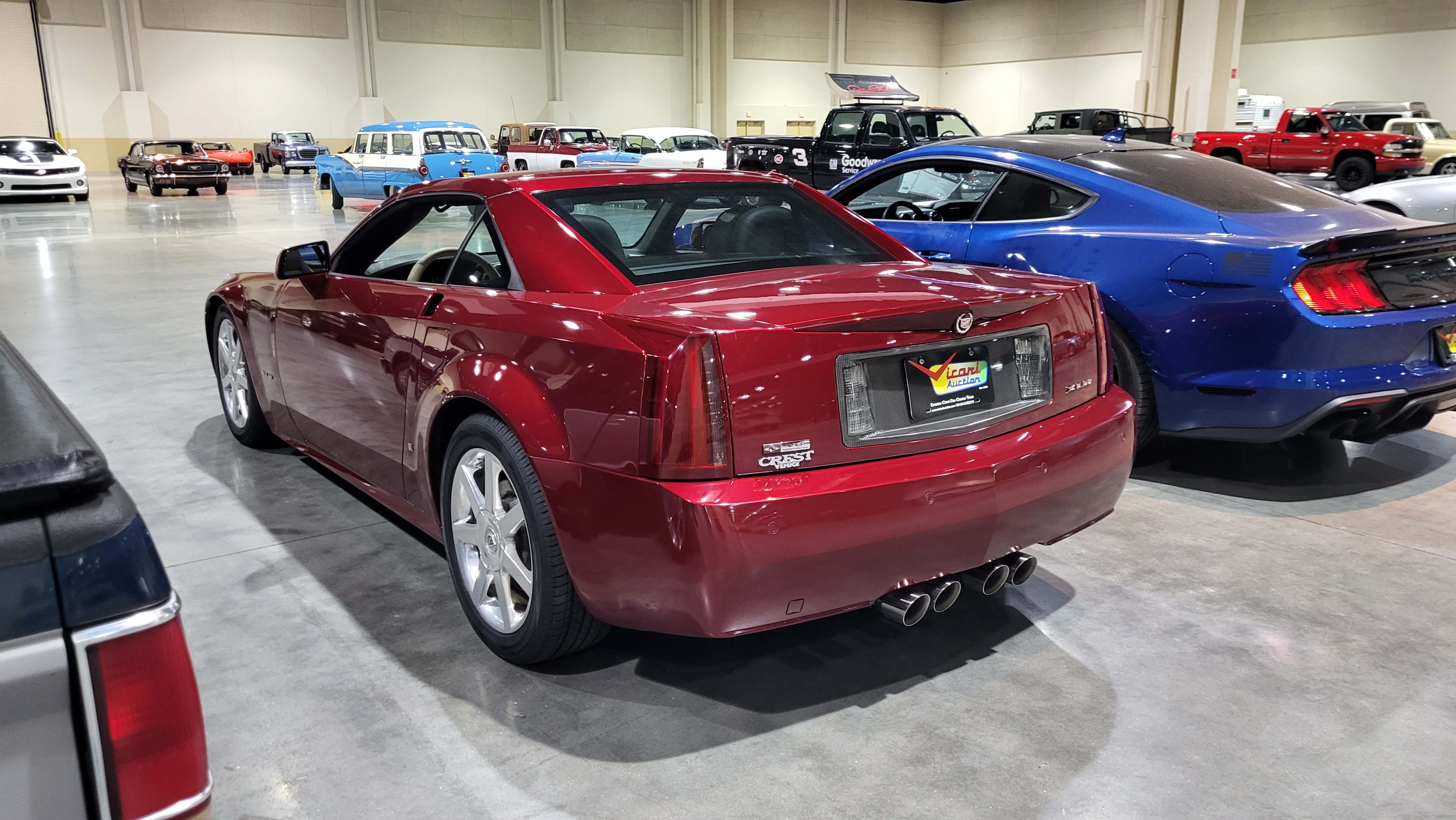 3rd Image of a 2006 CADILLAC XLR ROADSTER