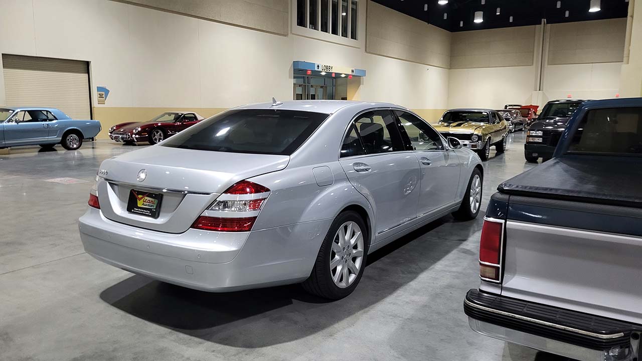 3rd Image of a 2007 MERCEDES-BENZ S-CLASS S550