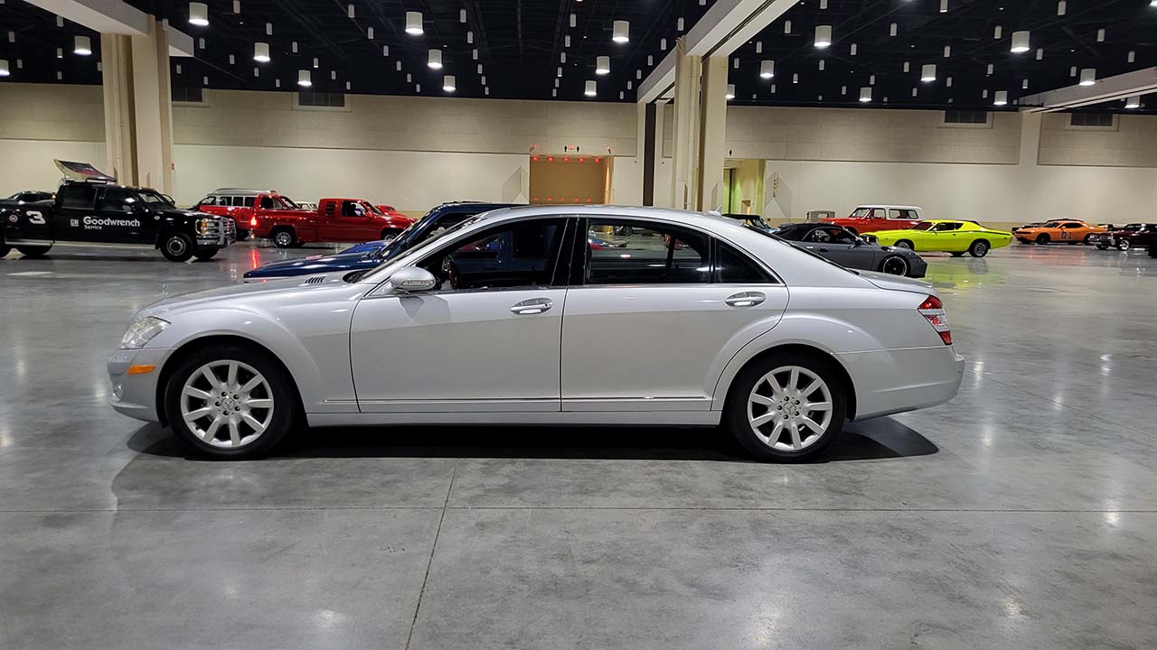 4th Image of a 2007 MERCEDES-BENZ S-CLASS S550