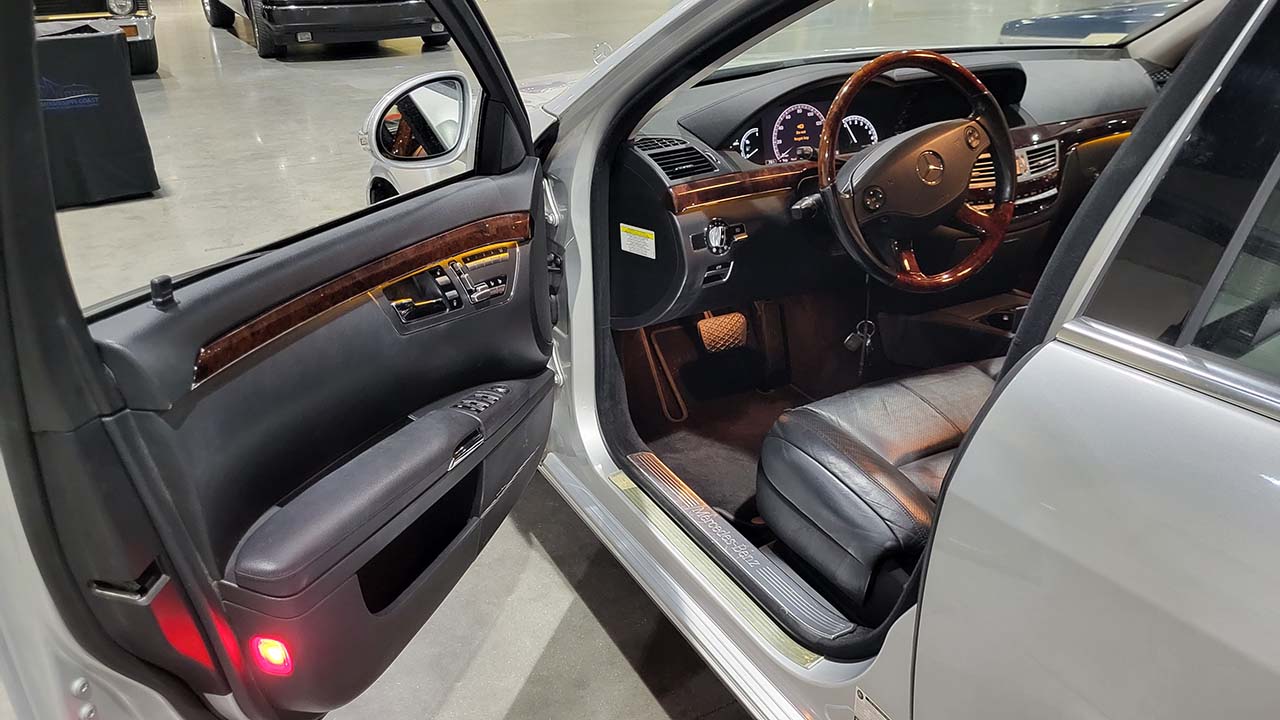 7th Image of a 2007 MERCEDES-BENZ S-CLASS S550