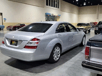 Image 4 of 12 of a 2007 MERCEDES-BENZ S-CLASS S550