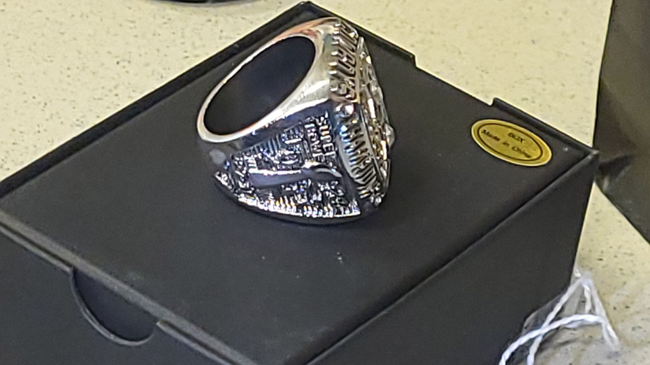 1st Image of a N/A DALLAS SUPER BOWL RING