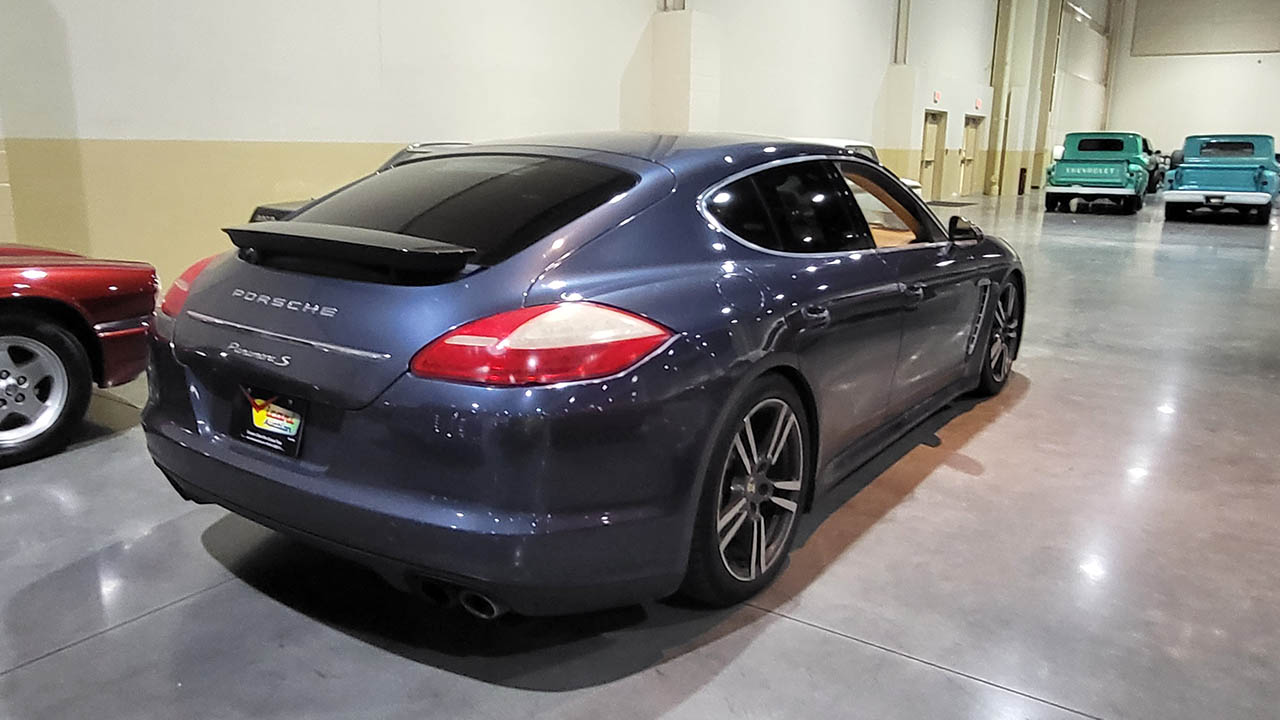 2nd Image of a 2010 PORSCHE PANAMERA