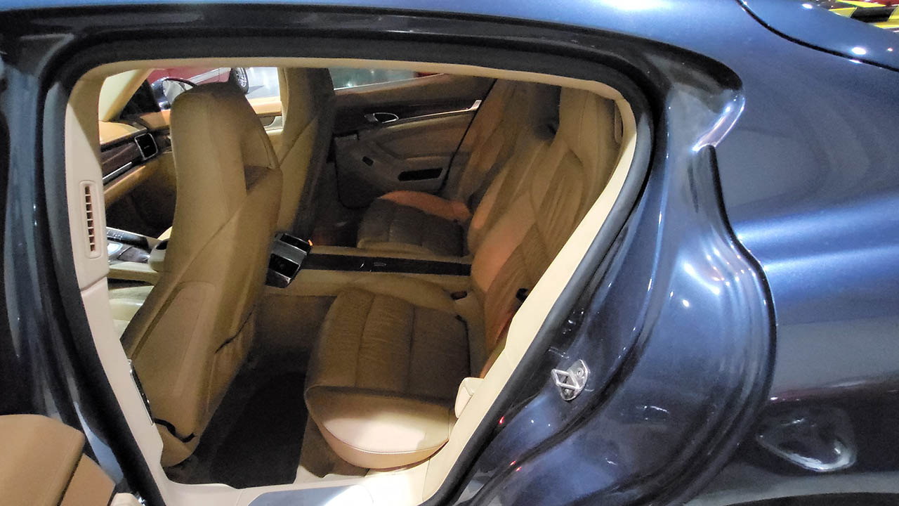 11th Image of a 2010 PORSCHE PANAMERA